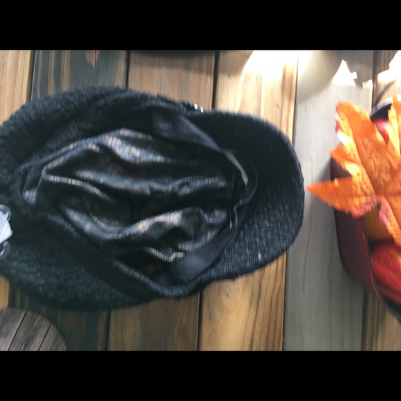 Hat - Picture 3 of 4